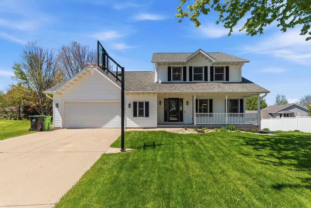 306 Emily Lane, Beaver Dam, WI 53916