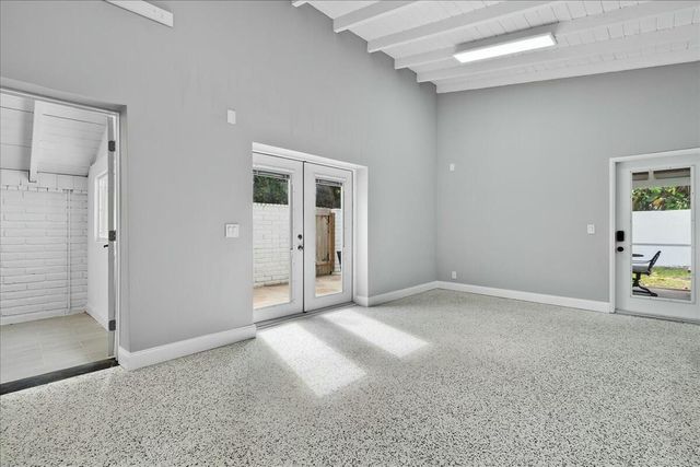 18 Adams Road, Ocean Ridge, FL 33435