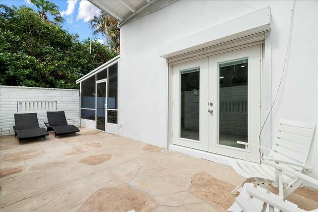 18 Adams Road, Ocean Ridge, FL 33435