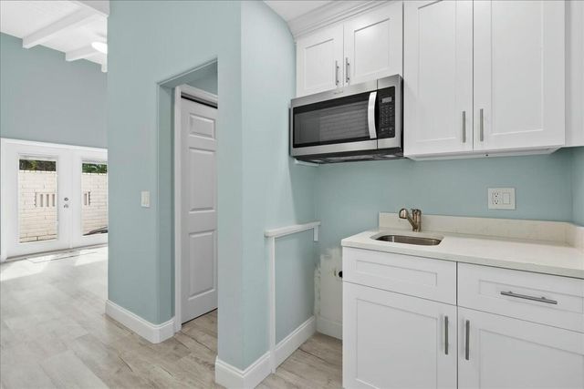 18 Adams Road, Ocean Ridge, FL 33435