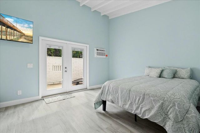 18 Adams Road, Ocean Ridge, FL 33435