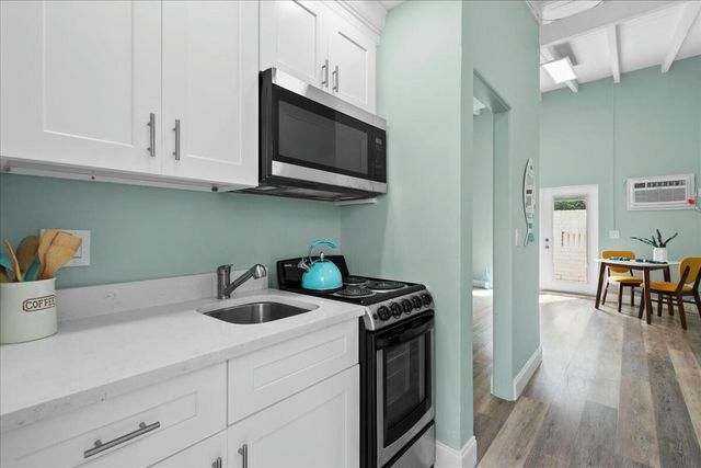 18 Adams Road, Ocean Ridge, FL 33435