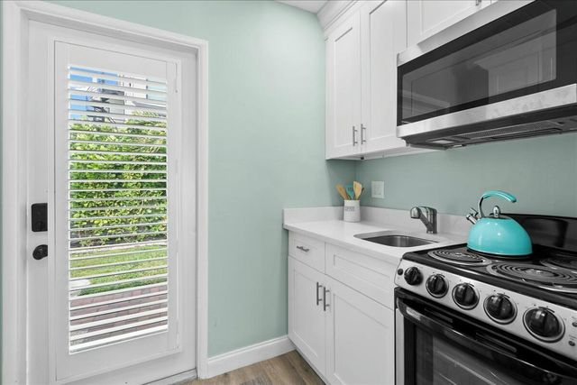 18 Adams Road, Ocean Ridge, FL 33435
