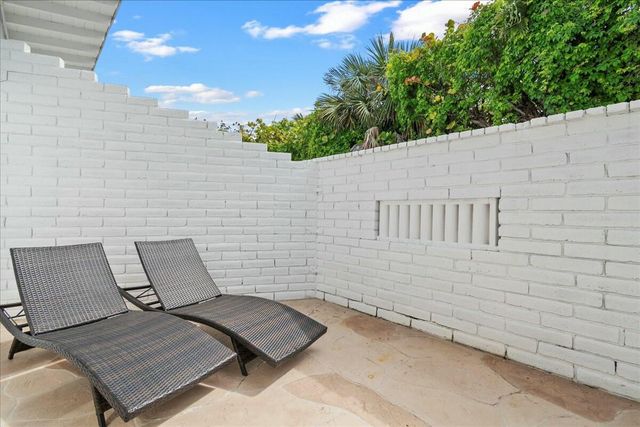 18 Adams Road, Ocean Ridge, FL 33435