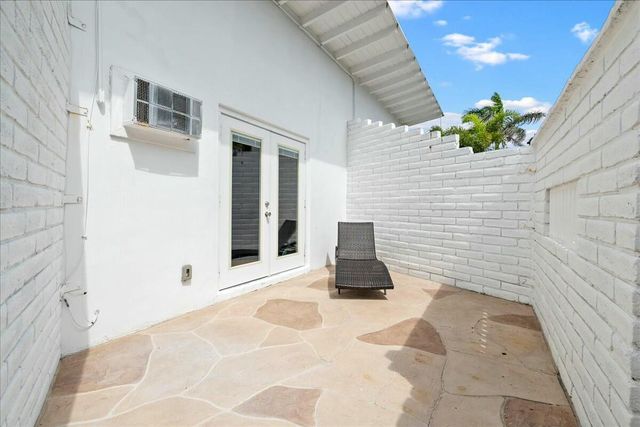18 Adams Road, Ocean Ridge, FL 33435