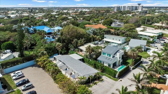 18 Adams Road, Ocean Ridge, FL 33435