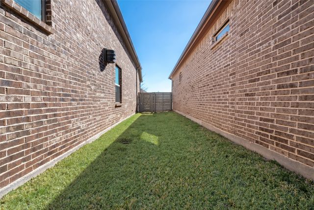 824 8th Street, Argyle, TX 76226