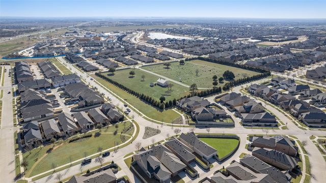 824 8th Street, Argyle, TX 76226