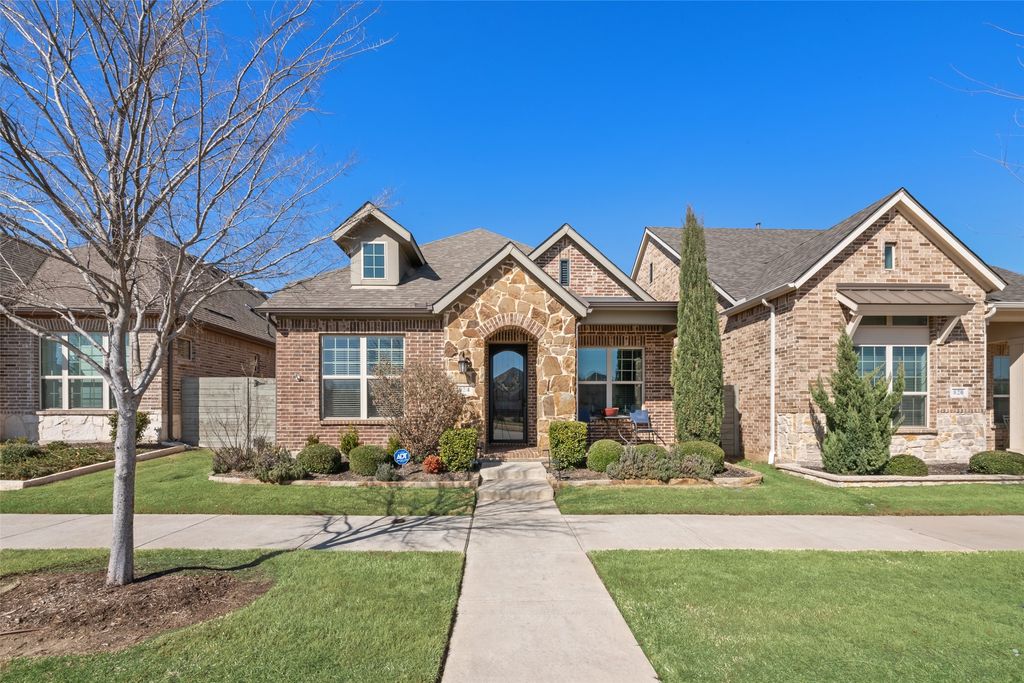 824 8th Street, Argyle, TX 76226