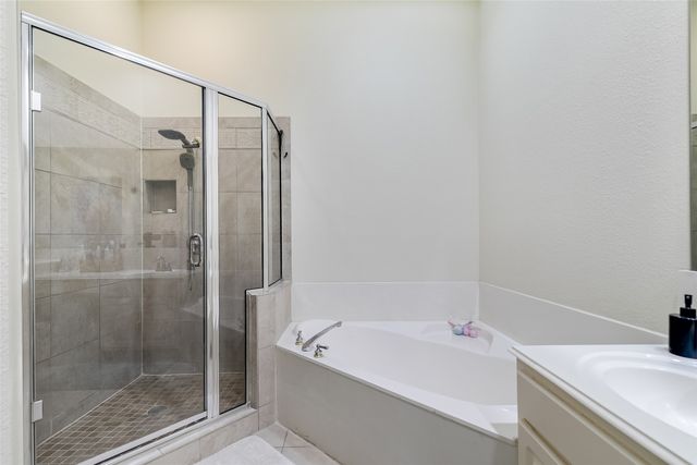 18240 Midway Road 1004, Dallas, TX 75287