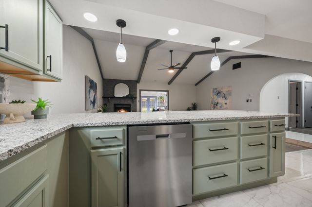 1711 Briar Meadow Drive, Arlington, TX 76014