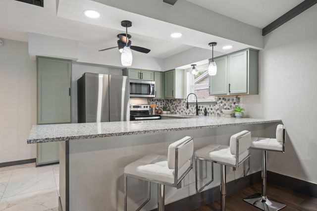 1711 Briar Meadow Drive, Arlington, TX 76014