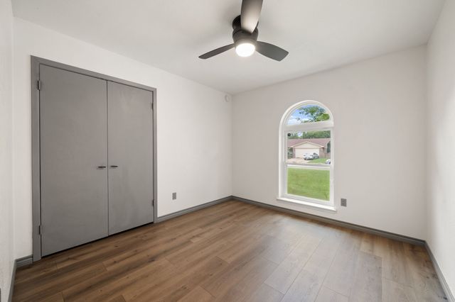 1711 Briar Meadow Drive, Arlington, TX 76014