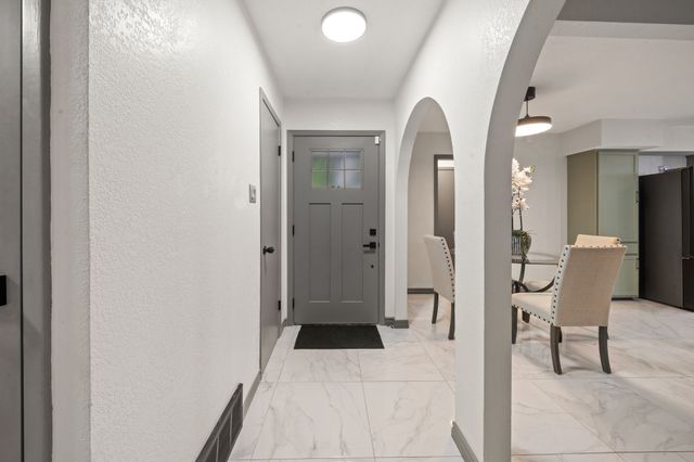 1711 Briar Meadow Drive, Arlington, TX 76014