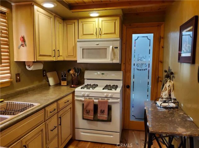 33429 Robin Drive, Green Valley Lake, CA 92341