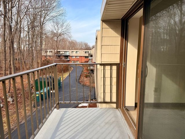 573 Broad St 325, Weymouth, MA 02189