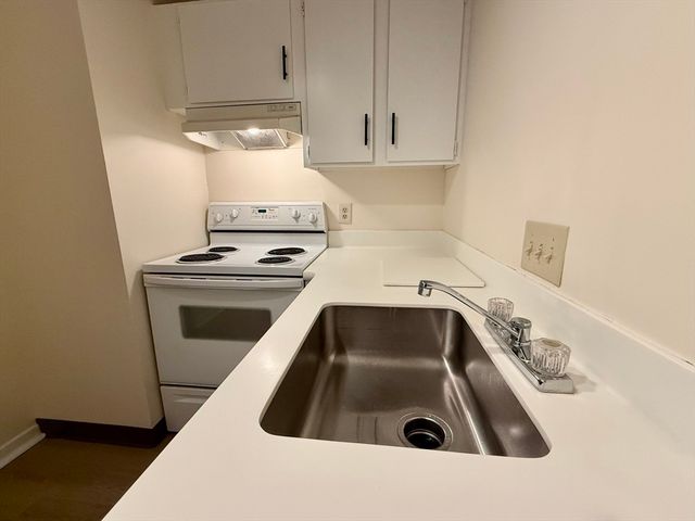 573 Broad St 325, Weymouth, MA 02189