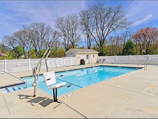 573 Broad St 325, Weymouth, MA 02189