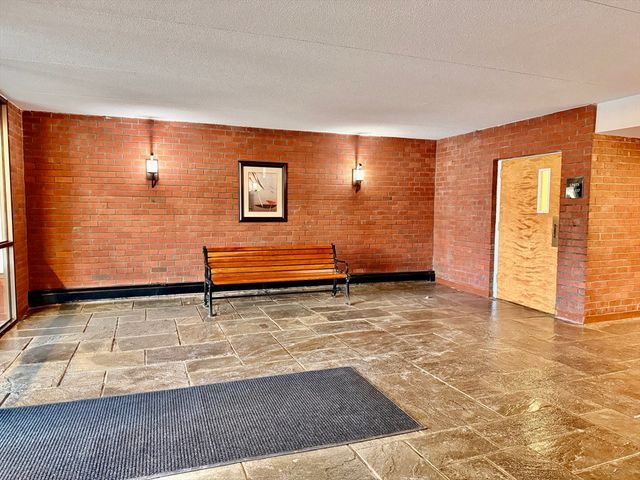 573 Broad St 325, Weymouth, MA 02189