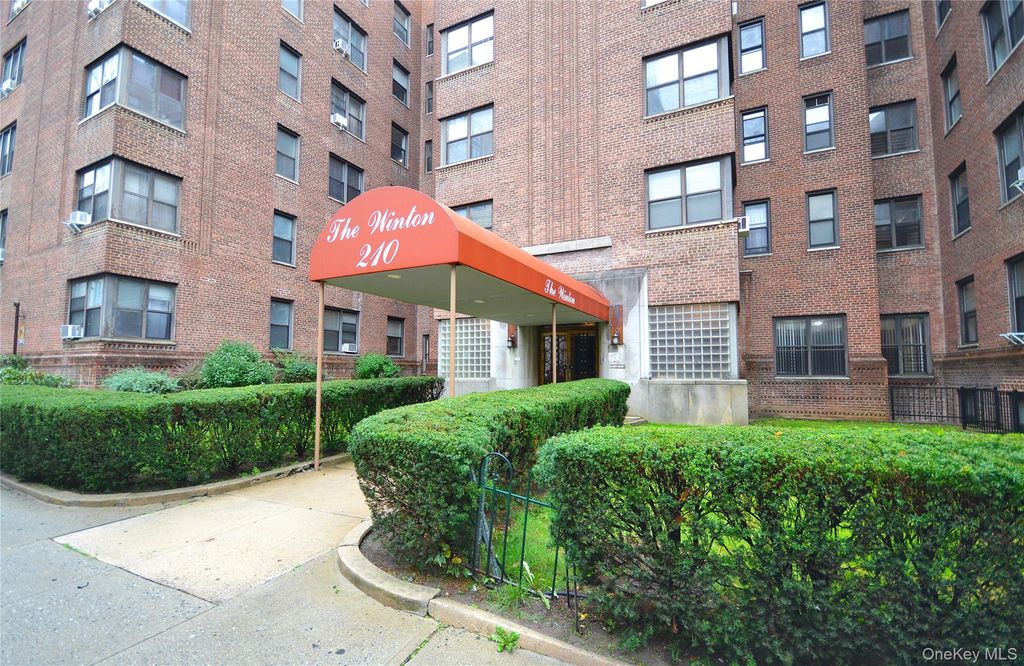 210 Martine Avenue 1H, White Plains, NY 10601
