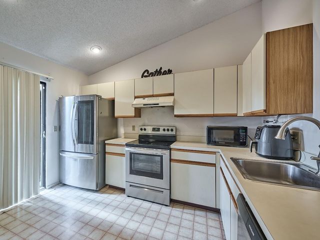 498 Iron Forge Ct Court, Royal Palm Beach, FL 33411