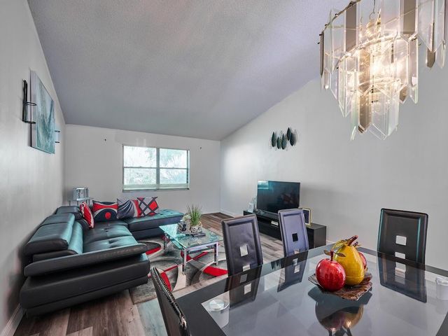 498 Iron Forge Ct Court, Royal Palm Beach, FL 33411