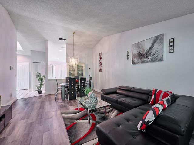 498 Iron Forge Ct Court, Royal Palm Beach, FL 33411