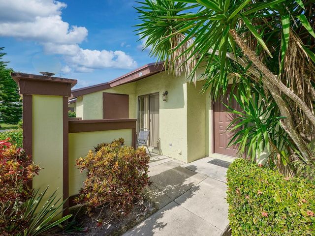 498 Iron Forge Ct Court, Royal Palm Beach, FL 33411