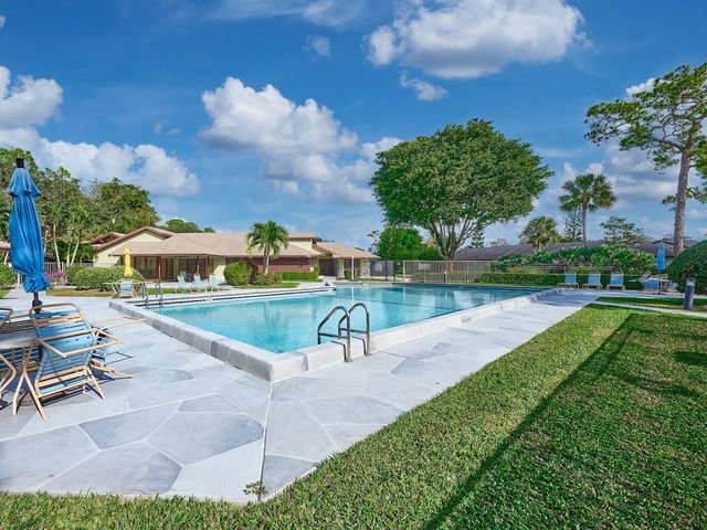 498 Iron Forge Ct Court, Royal Palm Beach, FL 33411
