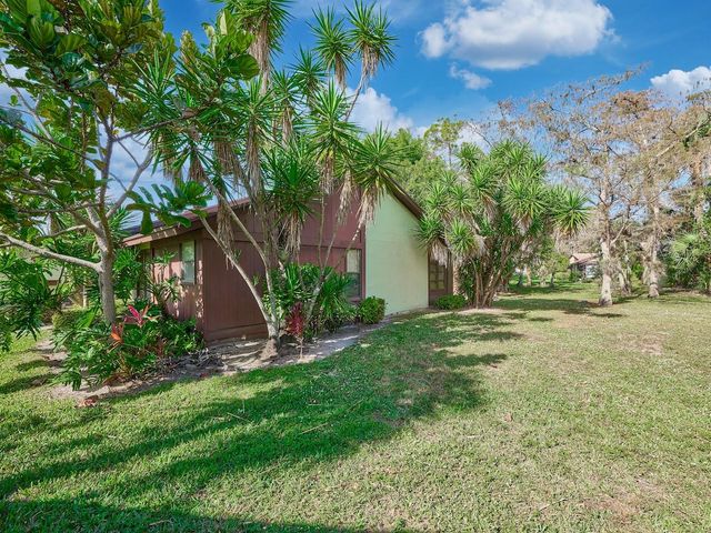 498 Iron Forge Ct Court, Royal Palm Beach, FL 33411