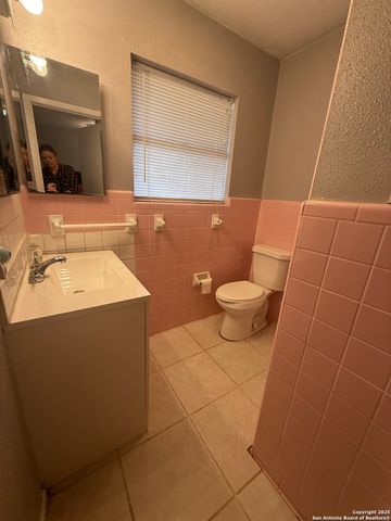 1410 F, Floresville, TX 78114