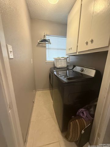 1410 F, Floresville, TX 78114