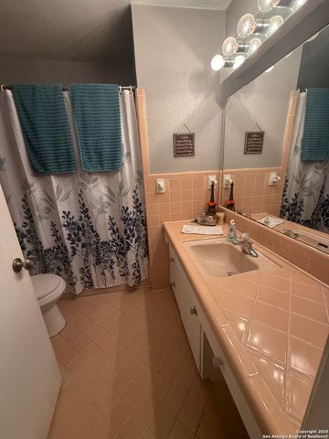 1410 F, Floresville, TX 78114