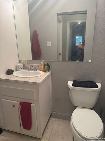 1410 F, Floresville, TX 78114