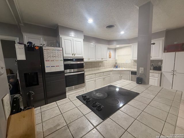 1410 F, Floresville, TX 78114