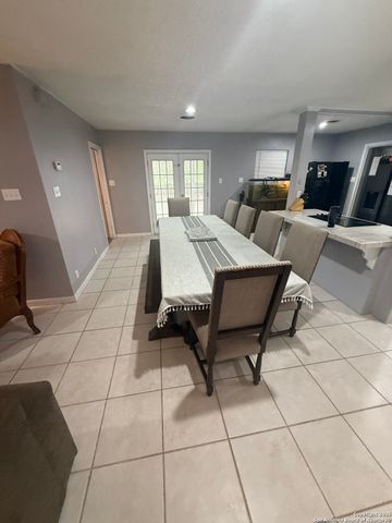 1410 F, Floresville, TX 78114