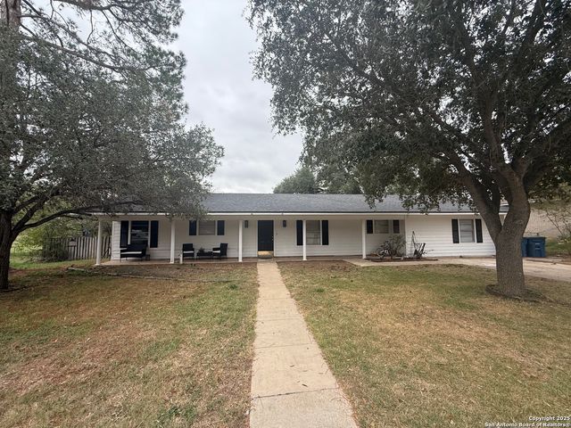 1410 F, Floresville, TX 78114