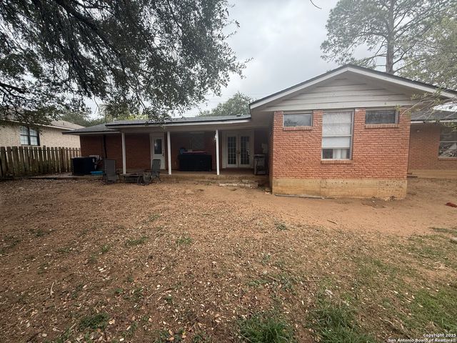 1410 F, Floresville, TX 78114