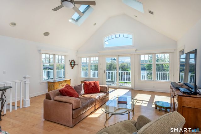 34 Skyline Drive, Brookfield, CT 06804