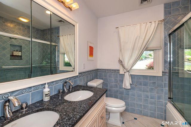 34 Skyline Drive, Brookfield, CT 06804