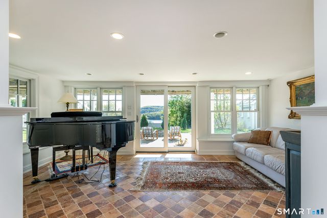 34 Skyline Drive, Brookfield, CT 06804