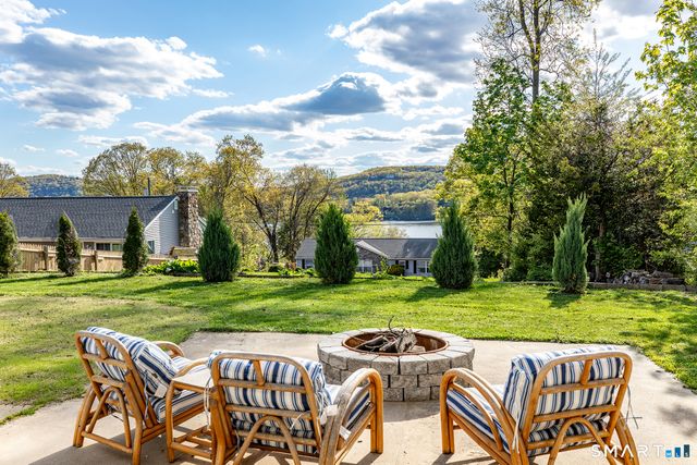 34 Skyline Drive, Brookfield, CT 06804