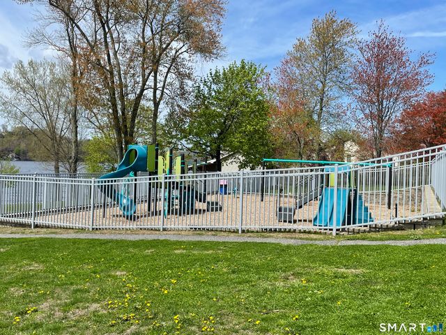 34 Skyline Drive, Brookfield, CT 06804