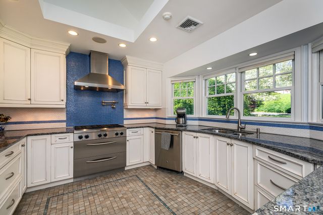 34 Skyline Drive, Brookfield, CT 06804