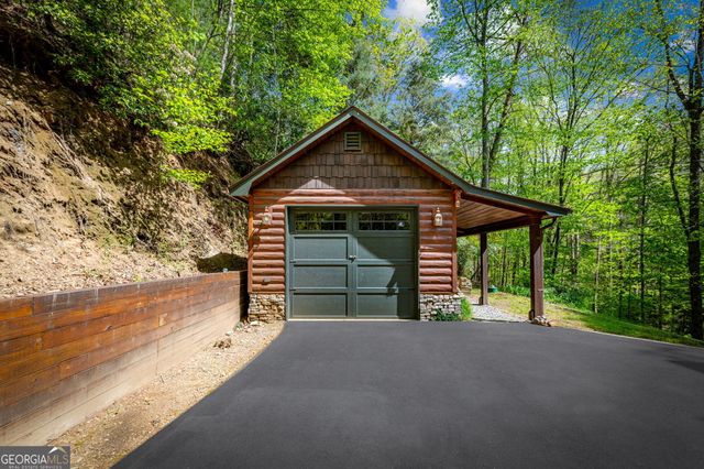 180 Down Under Road, Blue Ridge, GA 30513