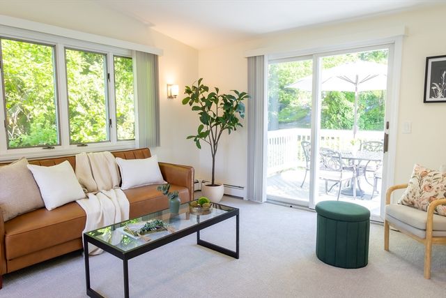 7 West Ferdinand St, Stoneham, MA 02180