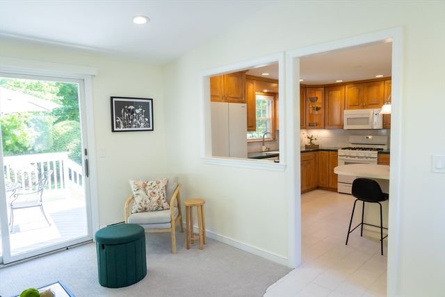 7 West Ferdinand St, Stoneham, MA 02180