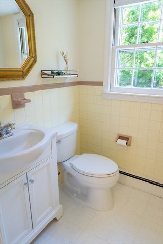 7 West Ferdinand St, Stoneham, MA 02180
