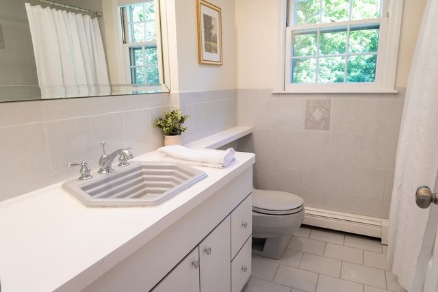 7 West Ferdinand St, Stoneham, MA 02180