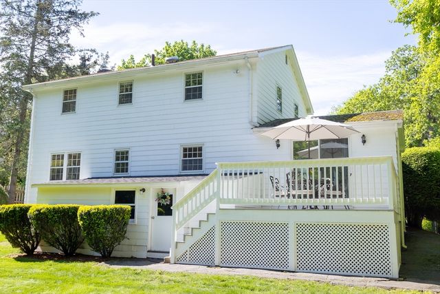 7 West Ferdinand St, Stoneham, MA 02180
